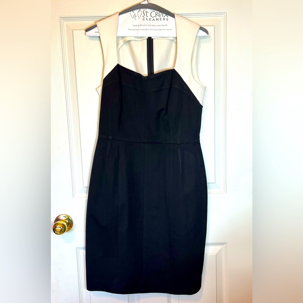 Banana Republic Black & Ivory Sleeveless Dress EUC Size 6 Fitted Sheath Stretch